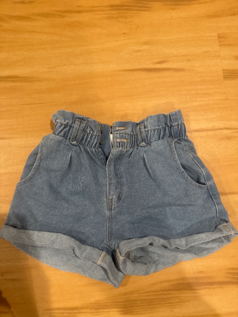 WDIRARA Women's Paper Bag Waist Button Roll Up Hem Denim Shorts with Pockets